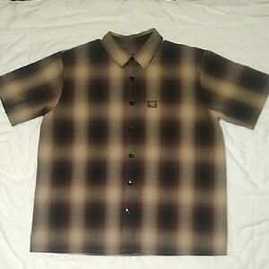 Men's Casual Plaid Button-Down Shirt